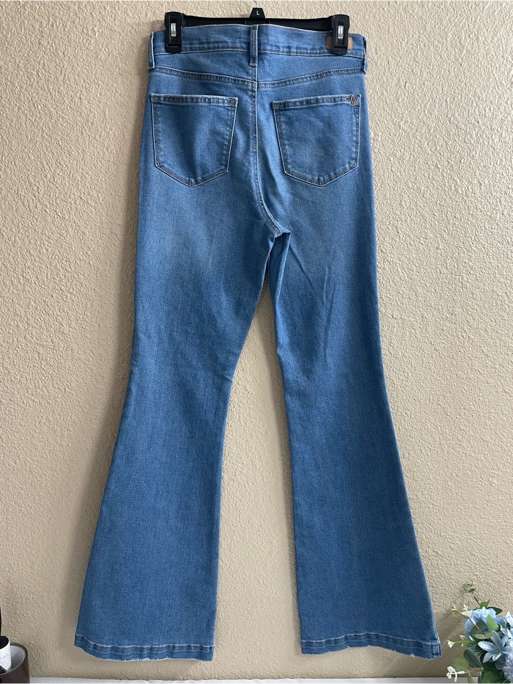 Sofía by Sofia Vergara Women’s Mid-Blue High-Rise Melisa Flare Jeans Size 4 - Picture 3 of 13